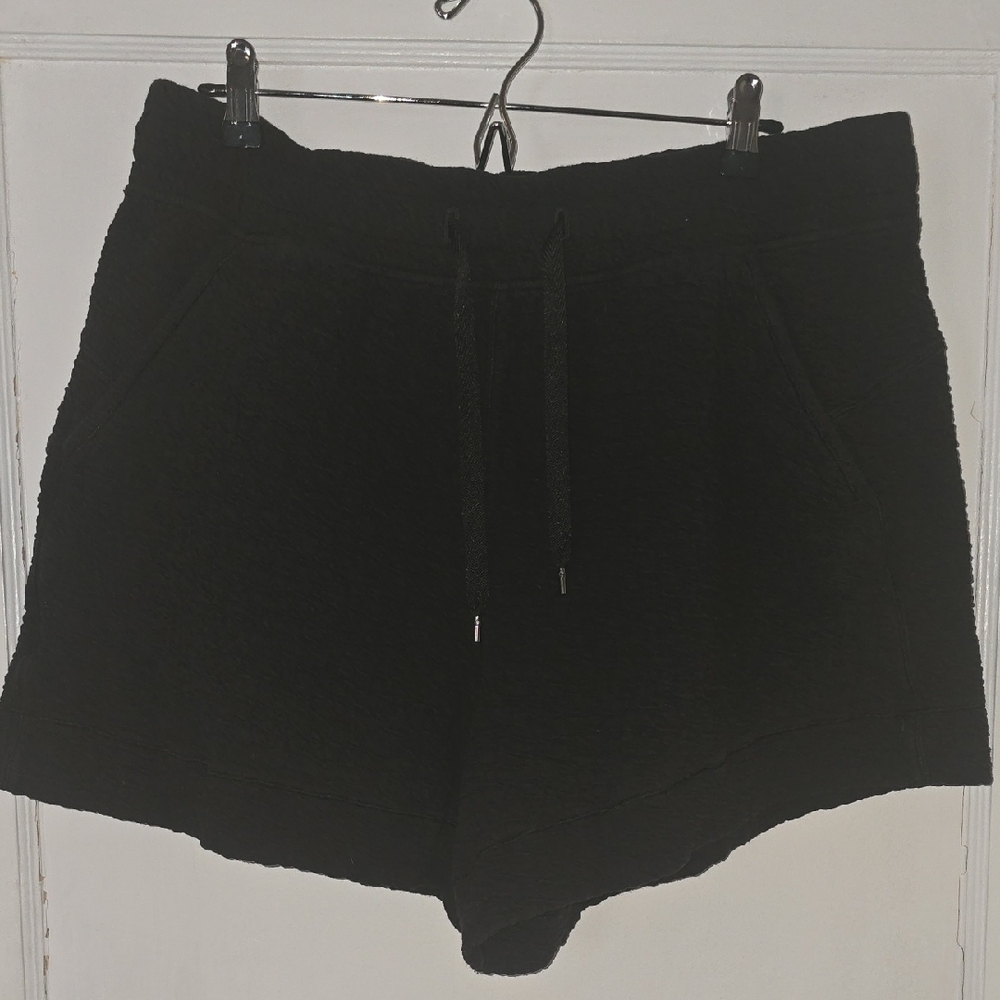 Lululemon Black Women's Textured Shorts